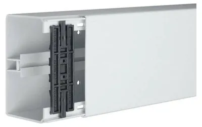 Produktbild von Hager Leitungsführungskanal mit Geräte/Trennwandeinbauoption PVC FB 80x130mm lichtgrau, Kabelkanal, Hellgrau, Polyvinylchlorid (PVC), 130 mm, 82 mm
