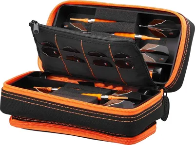 Productafbeelding van Dartkoffer - Dartpijltas - Dartspullen Opbergen - Ruimte Voor Zes Darts - 19 cm Lengte - Oranje Accent