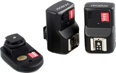 Image de Universal- 16 canaux radio télécommande Speedlite avec 1 émetteur & 2 récepteurs