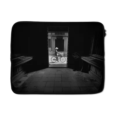 Produktbild von MuchoWow® Laptop Hülle 15 Zoll Tür - Fahrrad - Straße - Architektur Laptoptasche - Laptoptasche - Sleeve - Rundum-Schutz