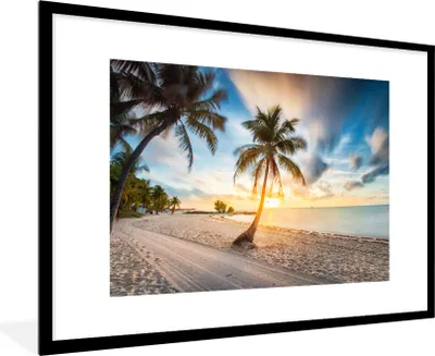 Produktbild von MuchoWow® Gerahmtes Poster Sonnenuntergang - Strand - Palme 90x60 cm - Poster mit Schwarzem Bilderrahmen Wandposter Rahmen Foto Bilder - Wanddekoration - Fotos