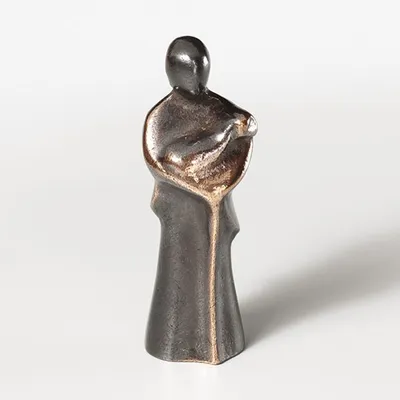 Produktbild von Krippenfigur Hirte mit Lamm 8 cm Bronze