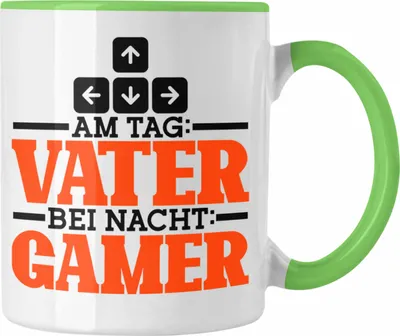 Produktbild von Trendation - Tasse Vatertag "Am Tag Vater Bei Nacht Gamer" Lustiges Geschenk für Gamer-Väter (Grün)