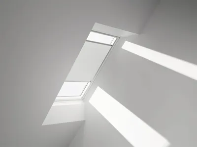 Produktbild von VELUX Wabenplissee uni Weiß manuell FHC S04 1045S