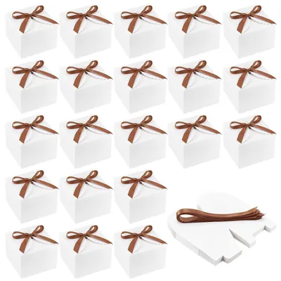 Produktbild von Set von 50 Eleganten Weißen Geschenkboxen mit Schleifen