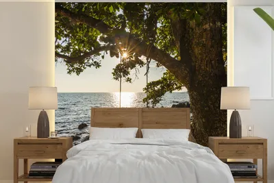 Produktbild von MuchoWow® Fototapete für Wohnzimmer oder Schlafzimmer Wandtapete Vinyl Motivtapete Ein tropischer Baum mit einer Schaukel am Strand von Ko Chang - 260x260 cm - Papiertapeten