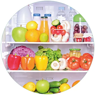 Produktbild von Wallario Premium Glasbild, freischwebende Optik, kräftige Farben, rund 50cm Durchmesser, Motiv Offener gefüllter Kühlschrank