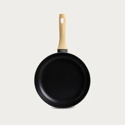 Zdjęcie produktu dla HOMLA Patelnia B2 ALBERO ESSENTIALS czarna 28 CM
