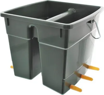 Obrázok produktu pre Bar pre jahňatá (2 oddelenia / 6 cumlíkov) - 2 x 5 litrov