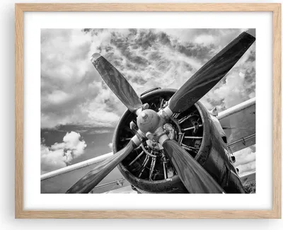 Produktbild von Gerahmtes Poster - Rahmen in heller Eiche - Motor Schwarzweiß Propeller - 50x40 cm - Wand Bild - Wanddeko - Wandbilder - Wandposter - Bilderrahmen - Bilder - Kunstdruck - Wandbild - P2NAA50x40-4289
