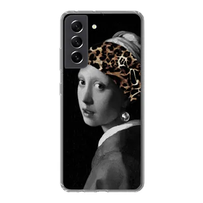 Produktbild von MuchoWow® Handyhülle Schutzhülle Hülle für Samsung Galaxy S21 FE Mädchen mit dem Aufdruck - Pantheraufdruck - Schwarz - Weiß Silikon Softcase Handy Hülle - Mobiltelefonhülle