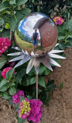Produktbild von Blütenzauber Milano Rosenkugel 15 cm Edelstahl poliert Gartenstecker Deko mit Stab 80 cm