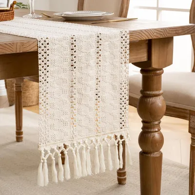 Productafbeelding van Tafelkleed beige, boho-stijl, van katoen en linnen, met franjes, 30x180 cm. Wasbaar, landelijke, vintage stijl
