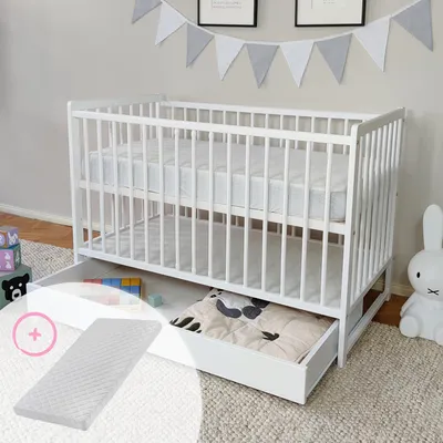 Produktbild von Babybett mit Matratze und Schublade Kinderbett Gitterbett 60x120 höhenverstellbar & herausnehmbare Sprossen | weiss sehr stabil  Europe