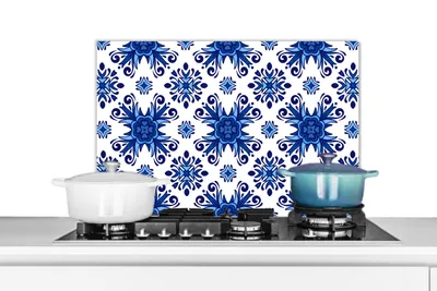 Produktbild von KitchenYeah®  Spritzschutz Küche - Küchenrückwand - Wandschutz für Herd und Spüle - Fliese - Blume - Blau - Muster 60x40 - Alu-Dibond (Alternative zum Spritzschutz aus Glas) - Hitzebeständig - Herdspr