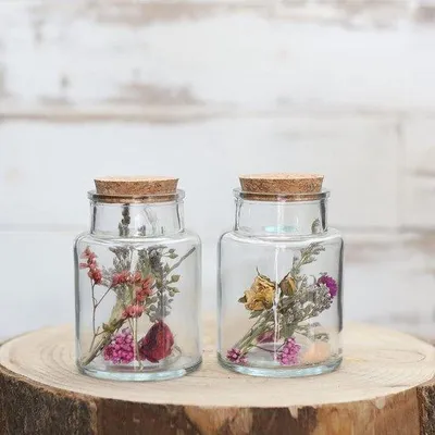 Produktbild von 2er Boho Blumen-Set aus Glas mit Trockenblumen und Korkverschluss in natürlichen Farben