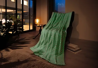 Produktbild von Kuscheldecke leuchtende Sterne 150x200cm - Glow in The Dark - Wohndecke