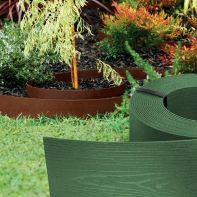 Obrázok produktu pre Flexibilný plastový obrubník na trávnik s dizajnom dreva – dĺžka 10 m – výška 8 cm – zelený