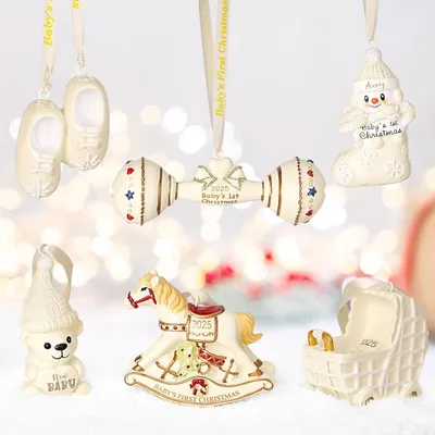 Produktbild von Set mit 6 Deko-Anhängern für die ersten Weihnachtsfest des Kindes, beige – Christbaumschmuck