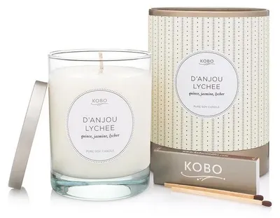 Productafbeelding van KOBO Coterie D'Anjou, geurkaars met de geur van litchi (11 oz / 312 g)