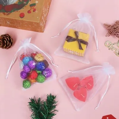 Produktbild von 50 Stück Organzasäckchen in Weiß, 8 x 10 cm, kleine Beutel aus Organza mit Kordelzug für Schmuck und Süßigkeiten, Geschenktüten für verschiedene Anlässe