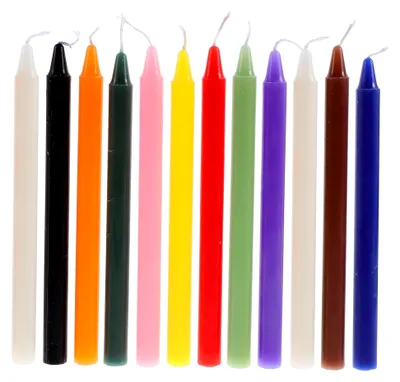 Produktbild von 12 Stück Bunte Spitzkerzen aus Paraffin für Hochzeiten und Feiern