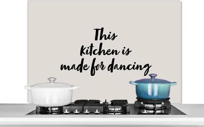 Produktbild von KitchenYeah®  Spritzschutz Küche - Küchenrückwand - Wandschutz für Herd und Spüle - Zitate - Sprichwörter - Diese Küche ist zum Tanzen gemacht 100x65 - Alu-Dibond (Alternative zum Spritzschutz aus Gla