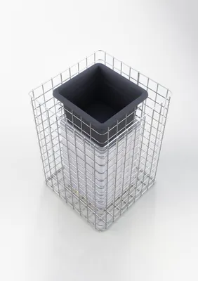 Produktbild von Blumensäule Höhe 62 cm Grundfläche 42 x 42 cm MW 5 x 5 cm, feuerverzinkt inkl. Topf