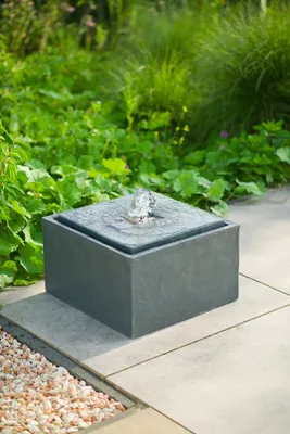 Produktbild von Ubbink Wasserspiel Sonora II Komplettset Anthrazit mit LED-Beleuchtung 36x51x51 cm