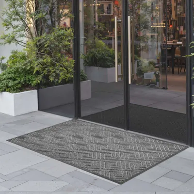 Immagine prodotto di Tappetino antisporco - Zerbino/tappetino - Supporto in TPE antiscivolo - Lavabile e resistente - Per interni ed esterni - Dimensioni 156,2 x 91,4 cm - Grigio