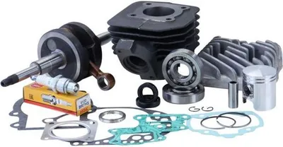 Zdjęcie produktu dla Zestaw do remontu silnika Peugeot Speedfight AC zawierający wał korbowy, cylinder, świecę zapłonową, uszczelki i wiele więcej.