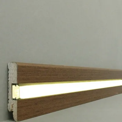 Produktbild von Licht - Fußleisten / Licht - Sockelleisten "Lübeck" (Echtholzfurnier - 16.61.21L) - Wenge lackiert