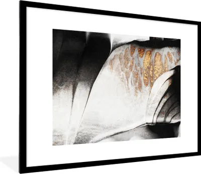 Produktbild von MuchoWow® Gerahmtes Poster Gold - Abstrakt - Design 80x60 cm - Poster mit Schwarzem Bilderrahmen Wandposter Rahmen Foto Bilder - Schlafzimmer-Dekorationen - Fotoposter