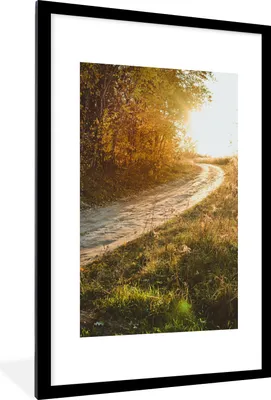 Produktbild von MuchoWow® Gerahmtes Poster Weg - Natur - Baum 60x90 cm - Poster mit Schwarzem Bilderrahmen Wandposter Rahmen Foto Bilder - Dekoration - Wandposter Wohnzimmer - Hochwertig