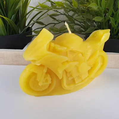 Produktbild von Bienenwachskerze Motorrad 7,5 cm – handgegossen in Deutschland Motorblock und Speichenräder