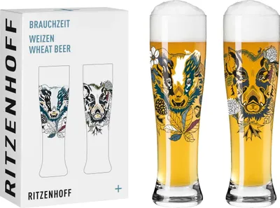 A set of two wheat beer glasses with artistic designs, presented next to their packaging.