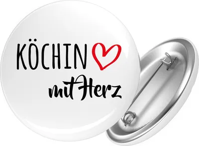Produktbild von Huuraa Button Köchin mit Herz 59mm rund mit Sicherheitsnadel Ansteckbutton Geschenkidee