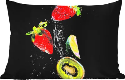 Produktbild von MuchoWow® Outdoor Kissen - Obst - Wasser - Schwarz - Stillleben Erdbeere - Kiwi - 50x30 cm - Wetterfest - Lounge Kissen - Sofa kissen - Wohnzimmer Dekoration