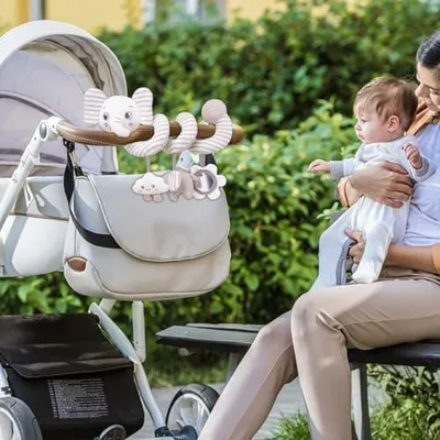 Produktbild von Spielzeug zur Sinnesanregung für Säuglinge im Autositz – Lernspielzeug mit Tieren für den Kinderwagen und unterwegs