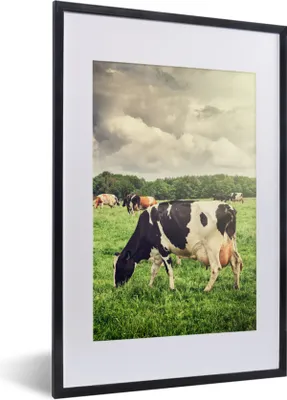 Produktbild von MuchoWow® Gerahmtes Poster Kühe - Weide - Natur - Tiere - Landschaft 40x60 cm - Poster mit Schwarzem Bilderrahmen Wandposter Rahmen Foto Bilder - Poster in Rahmen