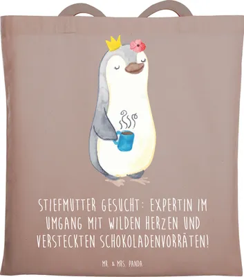 Produktbild von Mr. & Mrs. Panda Tote Bag Stiefmutter Expertin - Braun Pastell - Geschenk, Schultasche, Tasche, Herausforderungen, handgemacht, herzerwärmende Sprüche, Laptoptasche
