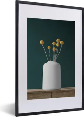 Produktbild von MuchoWow® Gerahmtes Poster Blumen - Vase - Stilleben 40x60 cm - Poster mit Schwarzem Bilderrahmen Wandposter Rahmen Foto Bilder - Poster in Rahmen