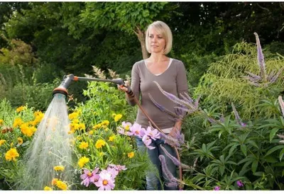 Produktbild von GARDENA Comfort Gartenspritze 90 cm mit Schwenkkopf