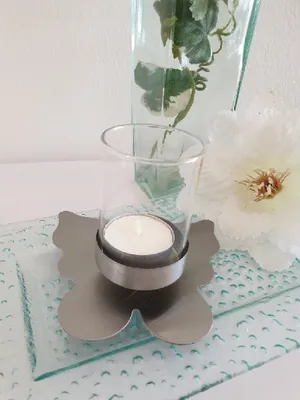 Produktbild von GI18 silberfarbend Teelichthalter Schmetterling