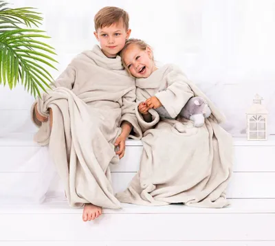 Produktbild von Kuscheldecke für Kinder 90x105 cm mit Ärmeln Microfaser Fleecedecke Kuscheldecke creme