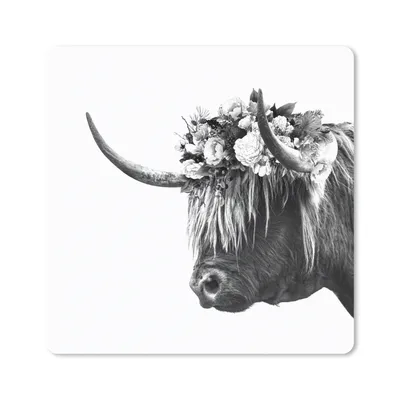 Produktbild von MuchoWow® Mauspad Mousepad Schottischer Highlander - Blumen - Schwarz - Weiß 20x20 cm - Mousepads - Maus Mat - Pad - Mausunterlage - Desk Mat - Bureauartikeln