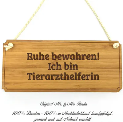 Produktbild von Mr. & Mrs. Panda Schild Tierarzthelferin - Geschenk, Shabby, Werbeschild, Schenken, Geschenkidee, Diplom, Firmenschild, Praxisschild, Holzschild, Graviert, Landhaus