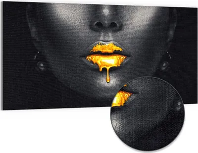 Produktbild von DEQORI Hybrid Leinwand Bild 100x50 cm 'Goldbedeckte Lippen' Wandbild Glas flach modern