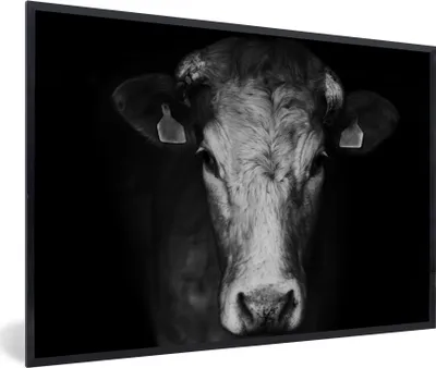 Produktbild von MuchoWow® Gerahmtes Poster Tiere - Kuh - Schwarz - Weiß - Kuhkopf 60x40 cm - Poster mit Schwarzem Bilderrahmen Wandposter Rahmen Foto Bilder - Printing - Wanddeko Schlafzimmer