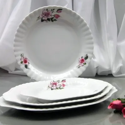 Image de PPH MALCER Plat ovale IWONA 24 cm Roses rouges